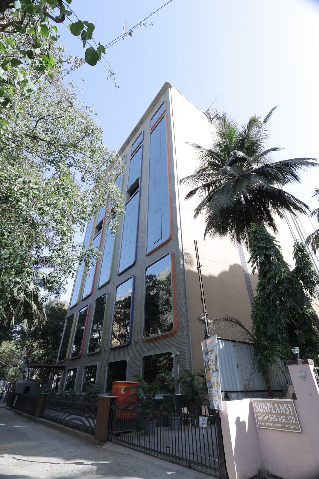 Street view of Bunts Sangha School building exterior, Borivali, Mumbai