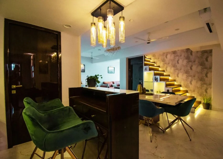 Bar and lounge